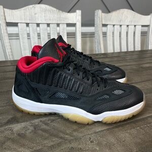 Nike Air Jordan 11 Retro 2021
Low Bred Mens Sz 13
